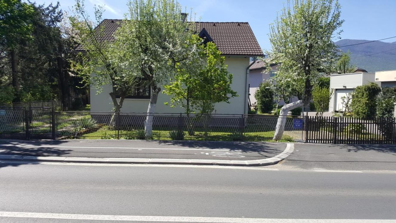 Apartman "Em" Bihac Luaran gambar